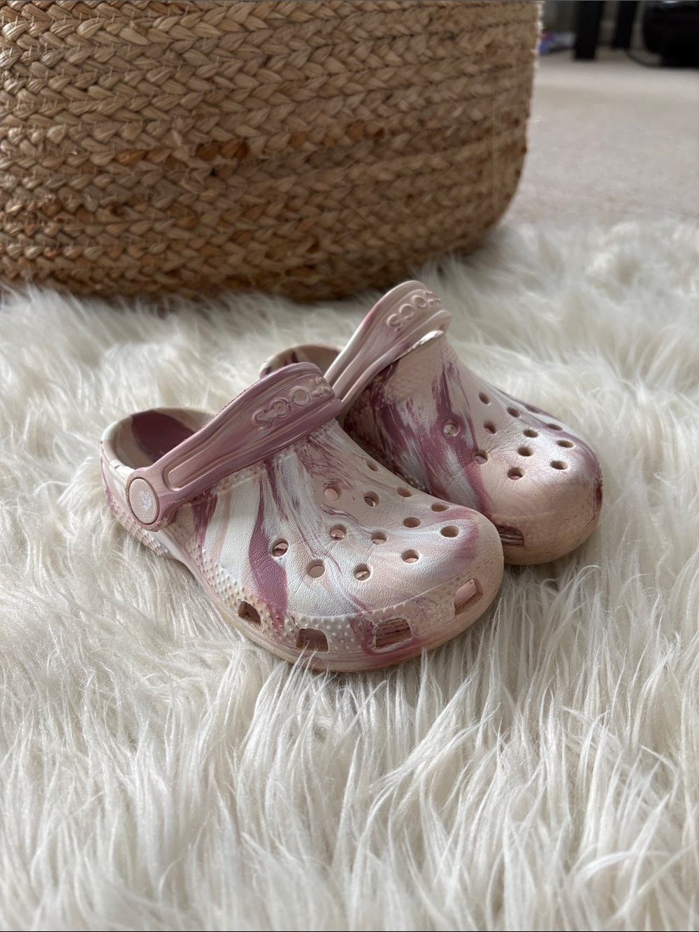 CROCS Kids Marble Pink and White Clog with Heel Strap